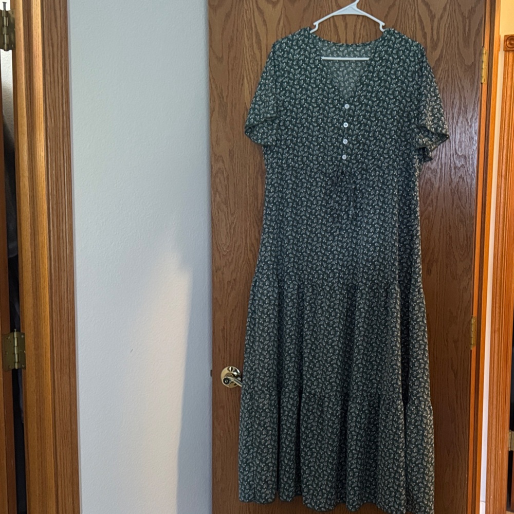 Green Patterned Dress with Buttons